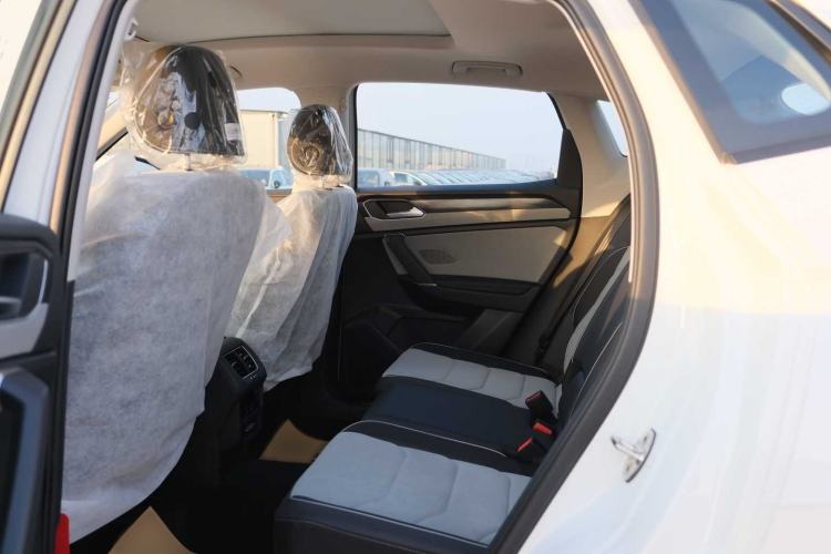 Used Volkswagen Tayron X 2024 330TSI Two-Wheel-Drive Prestige High-Energy Edition Interior 4