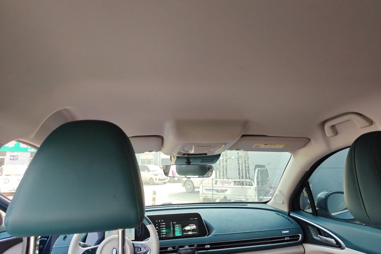 Used ORA Good Cat 2023 401 km Standard Range Luxury Version Ternary Lithium Headliner