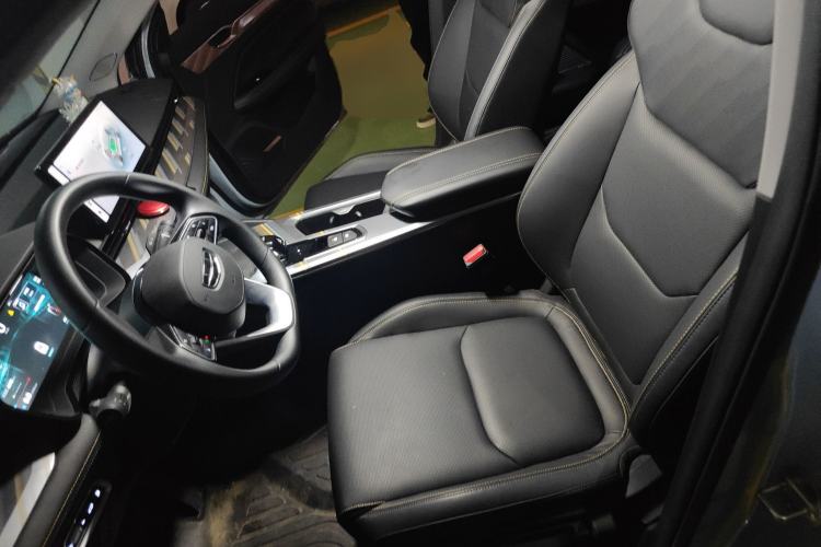 Used Geely Auto Emgrand L HiP 2024 Champion Edition 1.5TD-DHT Pro 100KM Superior Model
