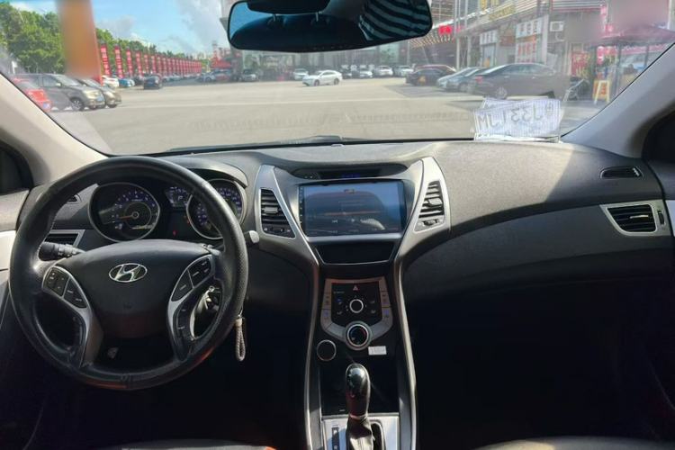 Used Hyundai Elantra (5th Generation / Langdong) 2016 1.6L Automatic Smart Version