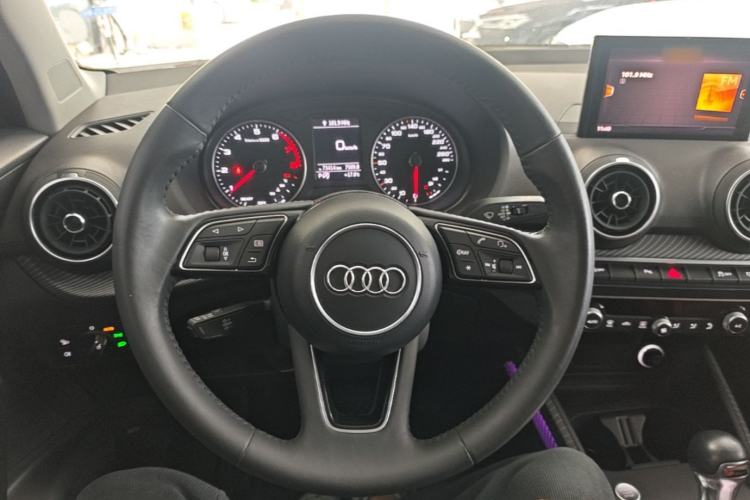 Used Audi Q2L 2020 35 TFSI Fashion Dynamic Model
