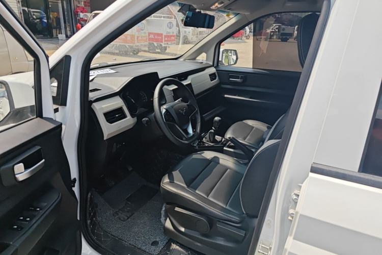 Used Wuling Hongguang PLUS 2020 1.5L Manual Comfort 7-Seater