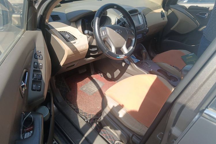 Used Hyundai ix35 2013 2.0L Automatic Two-Wheel Drive Smart GLS China IV Standard