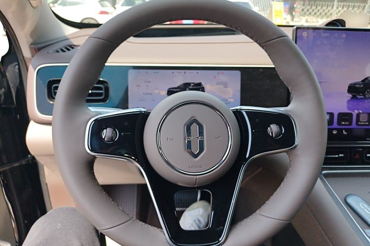 Used Hima AITO M7 2026 Model Range-Extending Ultra All-Wheel Drive 5-Seater Version Steering Wheel