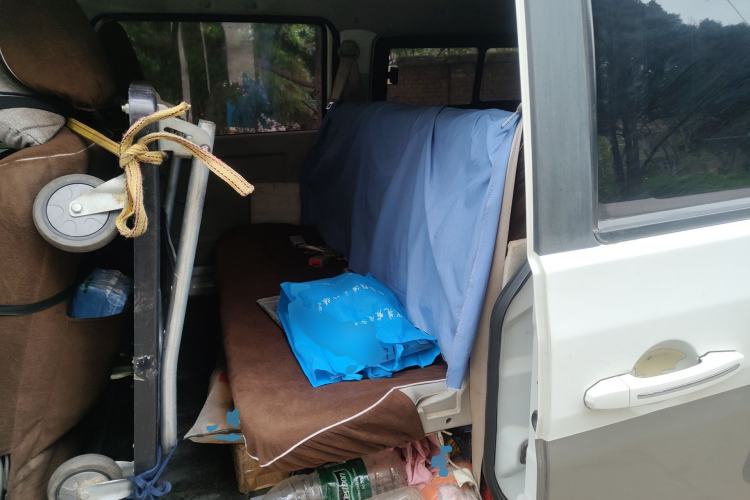 Used Jinbei New Hiace S 2023 1.5L Wealth Edition Passenger Van 5/6/7-Seater Non-Air-Conditioned Version SWC15M