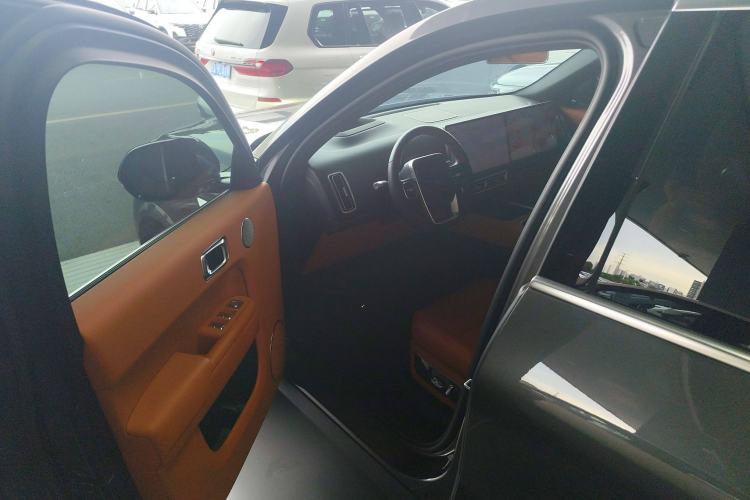 Used Li Auto L8 2023 Pro Model
