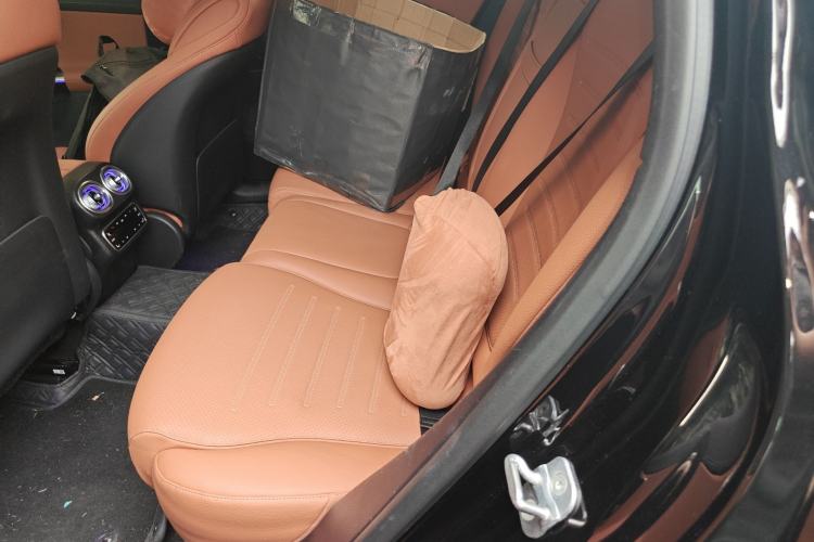 Used Mercedes-Benz GLC 2025 Refreshed GLC 300 L 4MATIC Dynamic Version 5 Seats Left Rear Seat