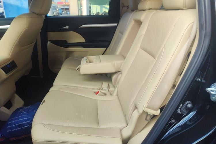 Used Toyota Highlander 2018 2.0T Four-Wheel Drive Luxury Version 7 Seats China VI Standard
