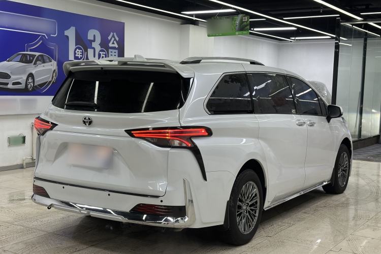 Used Toyota Sienna 2024 2.5L Hybrid Four-Wheel Drive Prestige Edition
