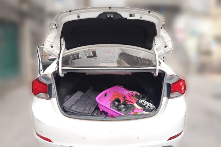 Used Hyundai Elantra (5th Generation / Langdong) 2016 1.6L Automatic Smart Version
