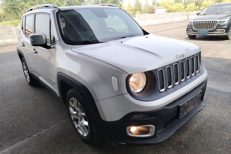 Used Jeep Renegade 2016 1.4T Automatic Jingneng Version+ Front Right 45 Deg