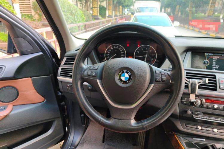 Used BMW X5 2011 xDrive35i Luxury Model
