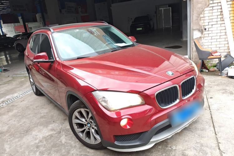 Used BMW X1 2014 sDrive18i Fashion Model Front Right 45 Deg