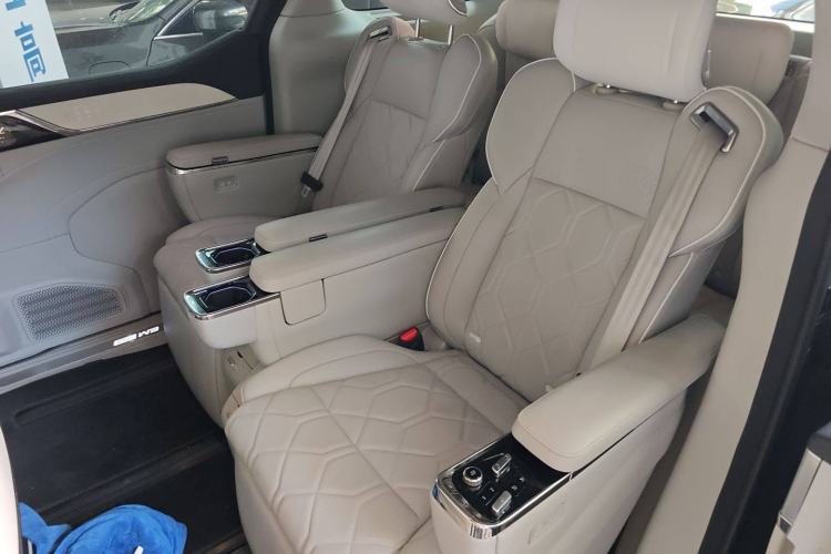 Used Volvo EM90 2025 Ultra Six-Seater