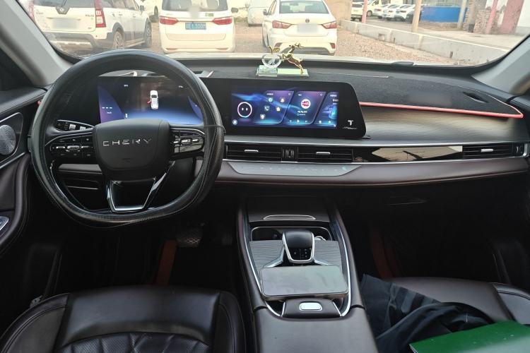 Used Chery Tiggo 8 PRO 2022 390T Two-Wheel Drive Haohan Edition 7-Seater Center Console