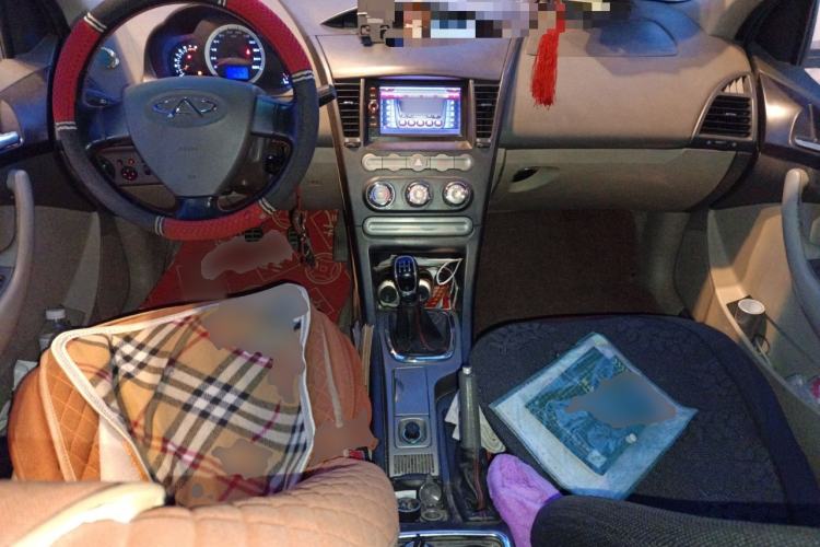 Used Chery A3 2010 Sedan 1.6L Manual Entry-Level Model Center Console