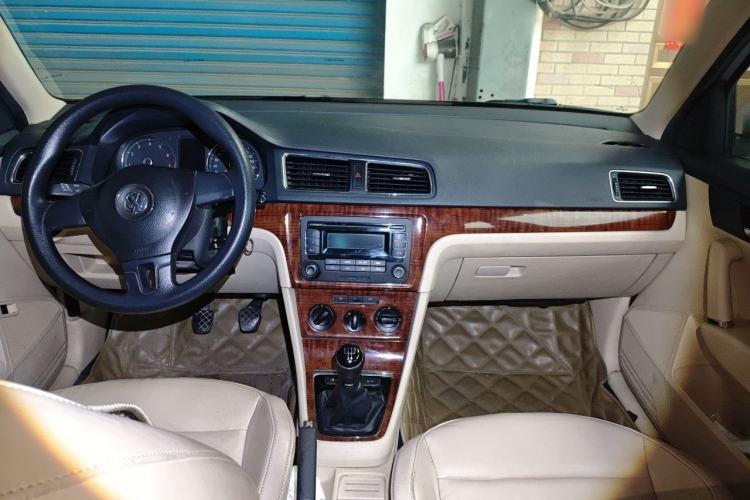 Used Volkswagen Lavida 2013 1.4TSI Manual Comfort Edition