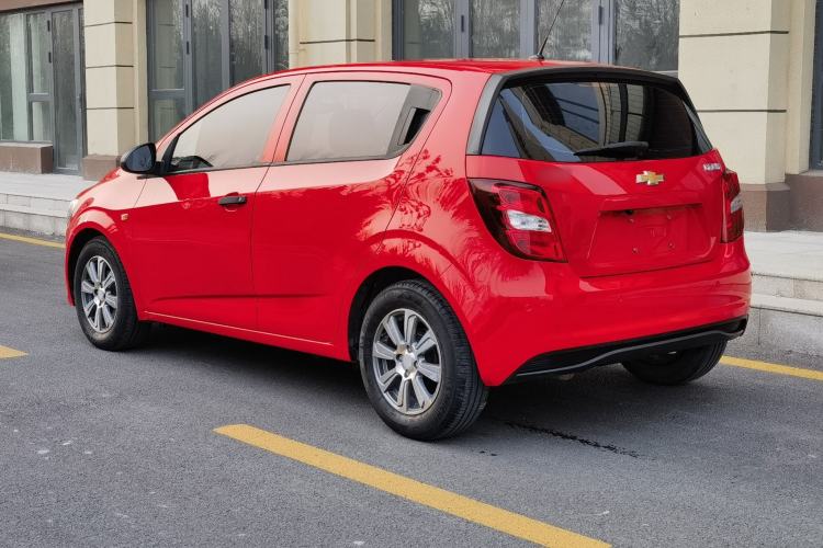 Used Chevrolet Aveo Sonic 2014 Hatchback 1.4SL AT Fashion Edition
