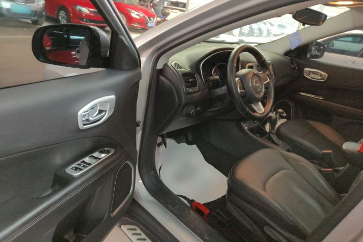 Used Jeep Compass 2017 200T Automatic Family Edition
