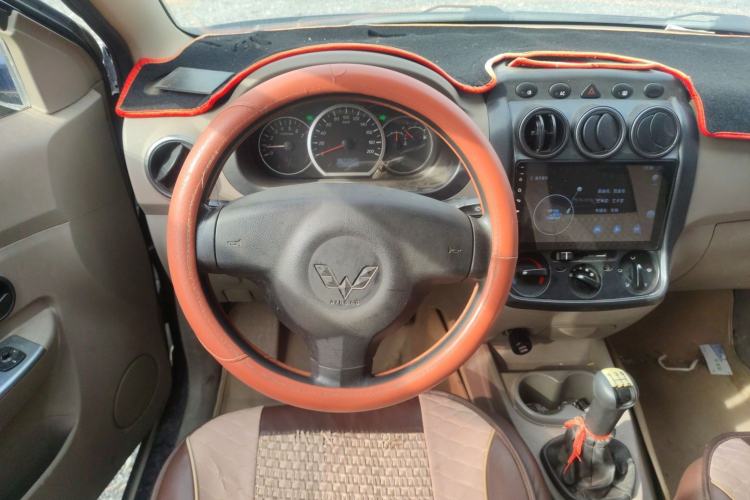 Used Wuling Hongguang 2014 1.2L Standard Model China IV
