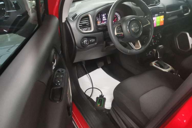 Used Jeep Renegade 2018 Connected Large Screen Version 180T Automatic High-Energy Edition