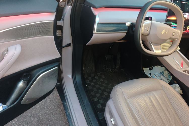 Used ONVO L60 2024 60 kWh Rear-Drive Version