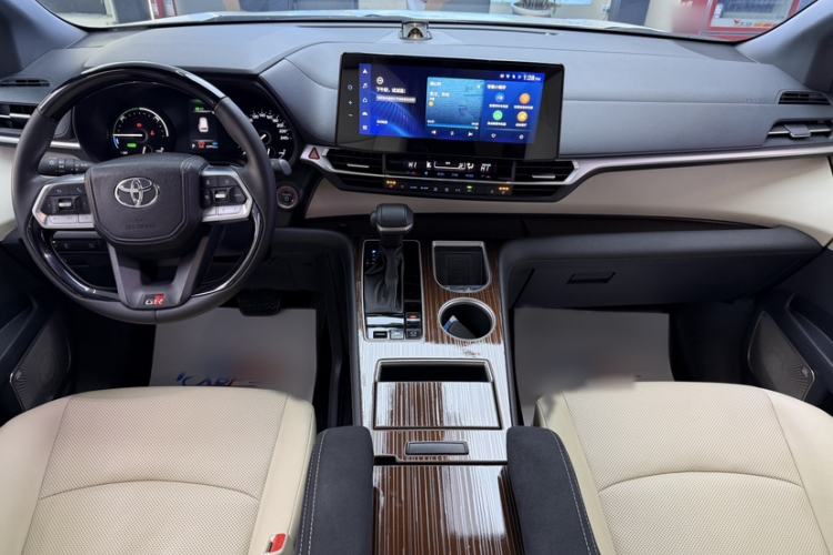 Used Toyota Granvia 2022 2.5L Hybrid Premium Edition
