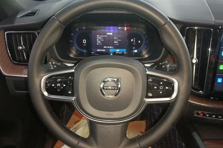 Used Volvo XC60 2023 B5 4x4 Smart Luxury Edition
