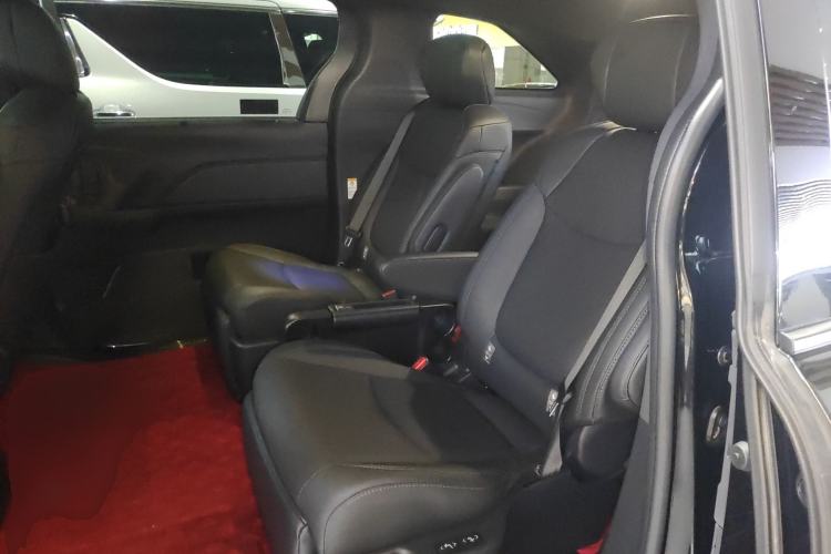 Used Toyota SIENNA 2024 2.5L Hybrid Four-Wheel Drive Prestige Edition