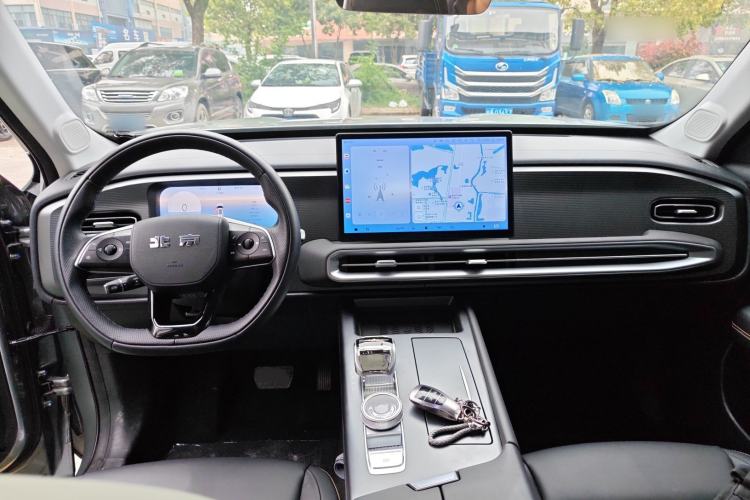 Used BAIC Off-Road BJ30 2024 1.5T Magic Electric Drive Advanced Version Center Console