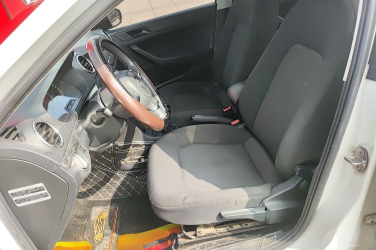 Used Volkswagen Jetta 2015 Zhuihui Edition 1.4L Manual Fashion Model
