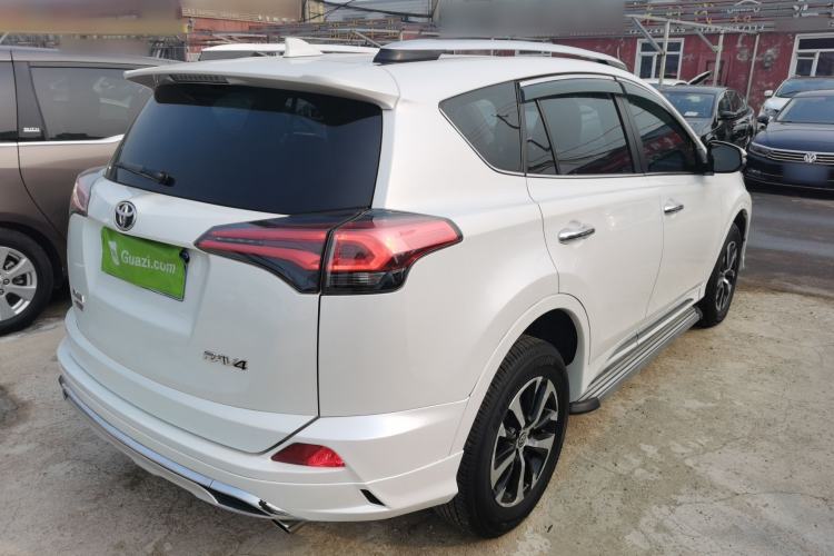 Used Toyota RAV4 2016 2.0L CVT Two-Wheel Drive Comfort Edition China V Standard