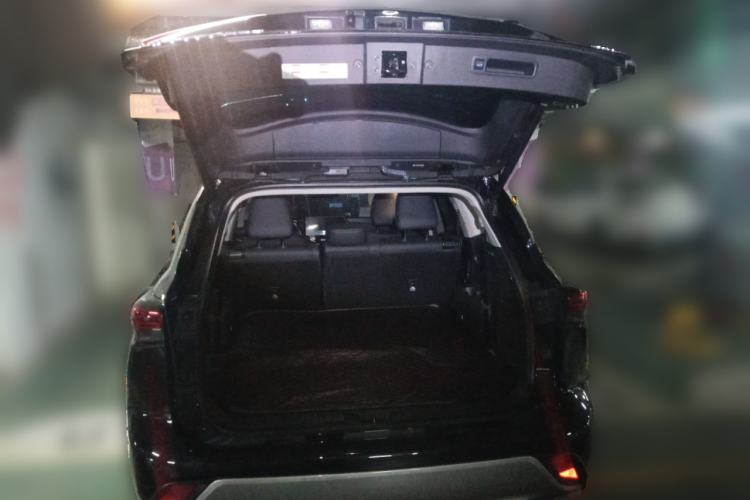 Used Toyota Highlander 2022 380T Four-Wheel Drive Prestige Edition 7-Seater Trunk