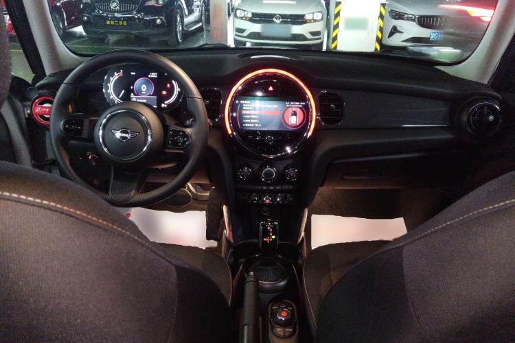 Used MINI 2023 1.5T ONE Five-Door Edition Center Console