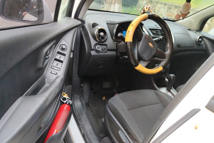 Used Chevrolet Trax 2016 1.4T Automatic Two-Wheel Drive Comfort Version with Sunroof Driver Seat