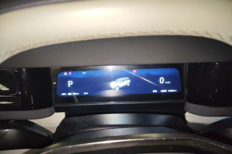 Used iCAR 03 2024 501km Four-wheel Drive Long-Range Advanced Version
