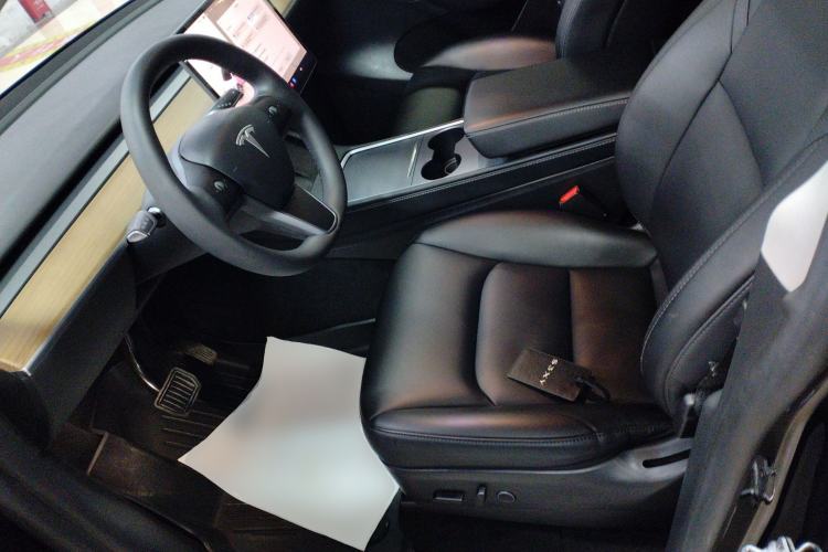 Used Tesla Model Y 2022 Rear-Wheel-Drive Version
