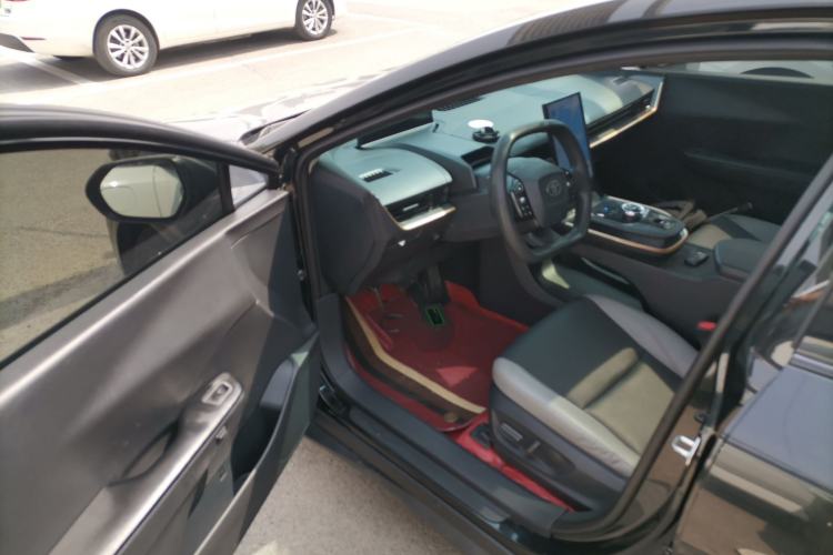 Used Toyota bZ3 2023 517 km Elite PRO Driver Seat