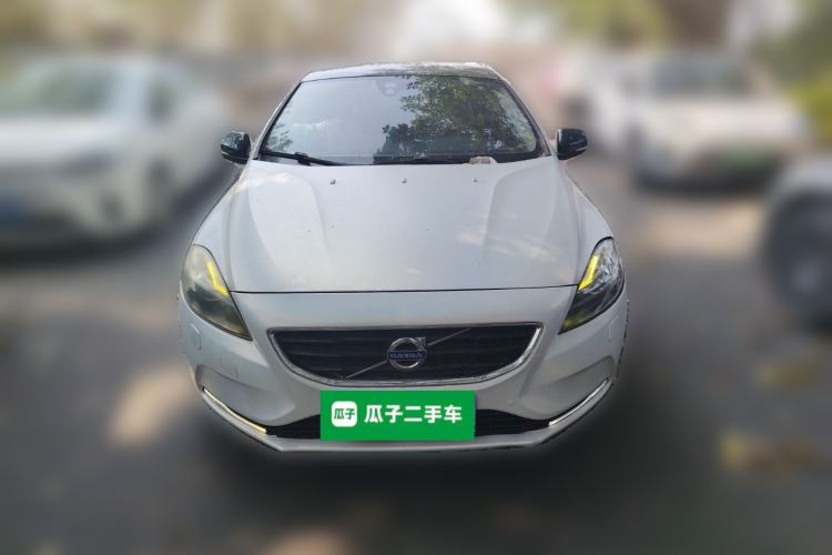 Used Volvo V40 2013 2.0T Zhiya Edition Front