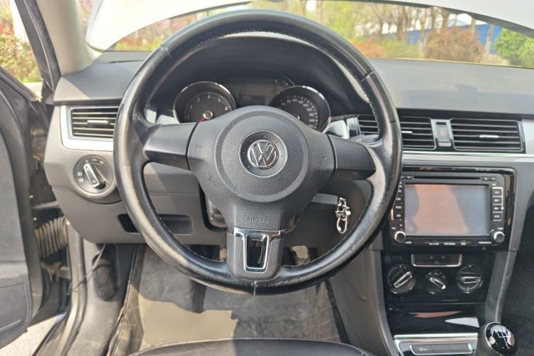 Used Volkswagen Bora 2013 1.6L Manual Comfort Model Steering Wheel