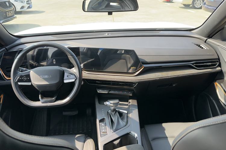 Used CHANGAN OSHAN X5 PLUS 2023 Revised 1.5T DCT Pioneer Edition Interior 4