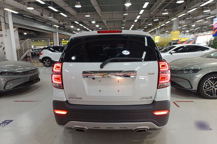 Used Chevrolet Captiva 2017 2.4L 4x4 Flagship Edition 7-Seater
