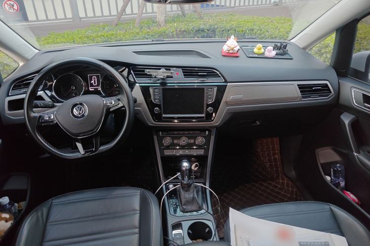 Used Volkswagen Touran 2018 Volkswagen Touran L 280TSI DSG Comfort Edition 7-seater
