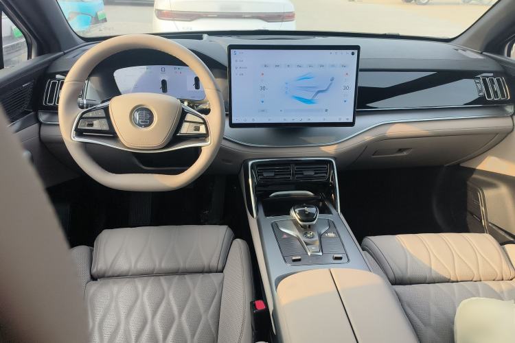 Used BYD Tang New Energy 2025 DM-i 115KM Flagship Model Center Console