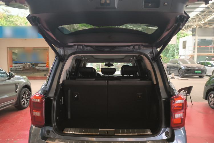 Used GAC Trumpchi GS8 2017 320T Two-Wheel Drive Luxury Smart Connectivity Version (7 Seats) Trunk