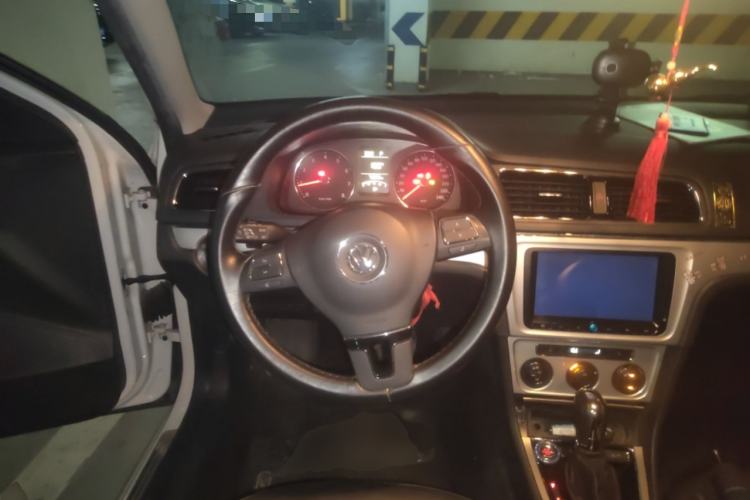 Used Volkswagen Gran Lavida 2013 1.4 TSI Automatic Luxury Model
