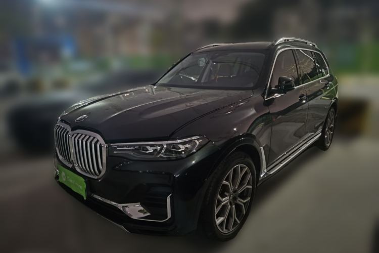 Used BMW X7 2022 xDrive40i Luxury Package with Leading Features