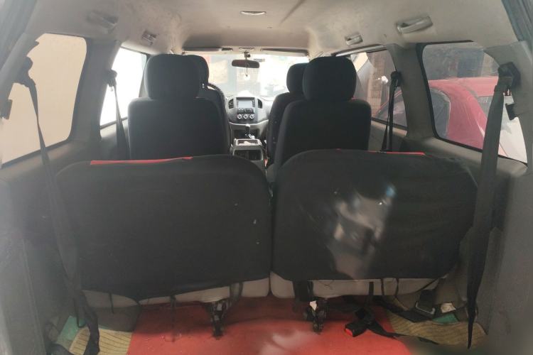 Used FORTHING Lingzhi 2013 M3 1.6L 7-Seater Comfort Model Trunk