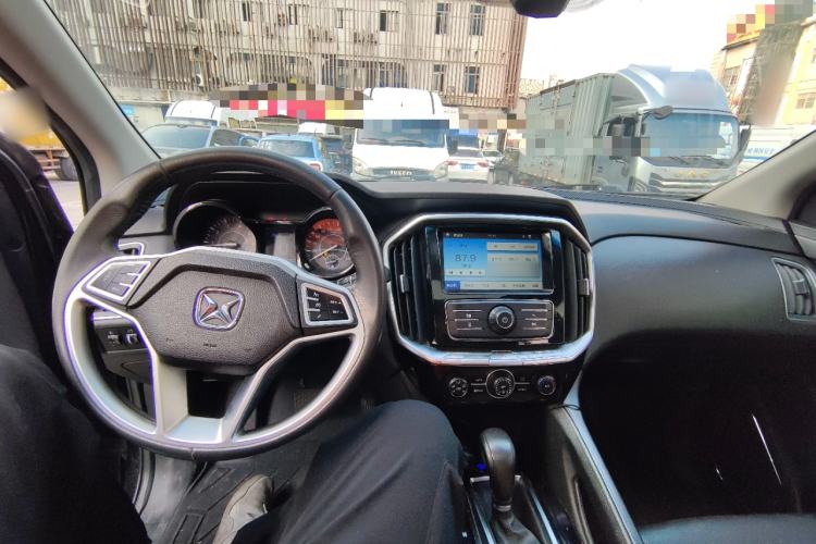 Used JMC Yusheng S350 2016 2.0T Automatic 4x4 Gasoline Luxury Version with Sunroof 7 Seats Center Console