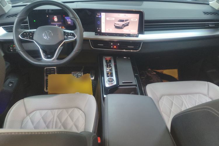 Used Volkswagen Tavendor 2023 380TSI All-Wheel Drive R-Line Journey Edition